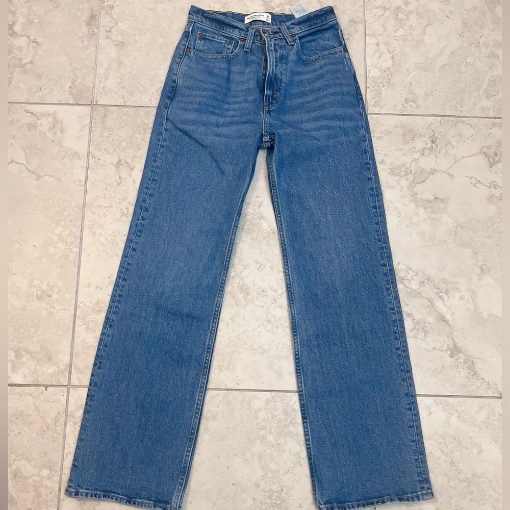 Free- Abercrombie & Fitch 90s relaxed high-rise jeans